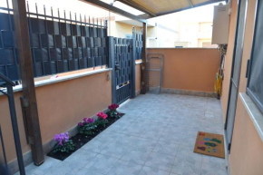 Casa indipendente a 5 minuti da aeroporto di fiumicino e spiaggia